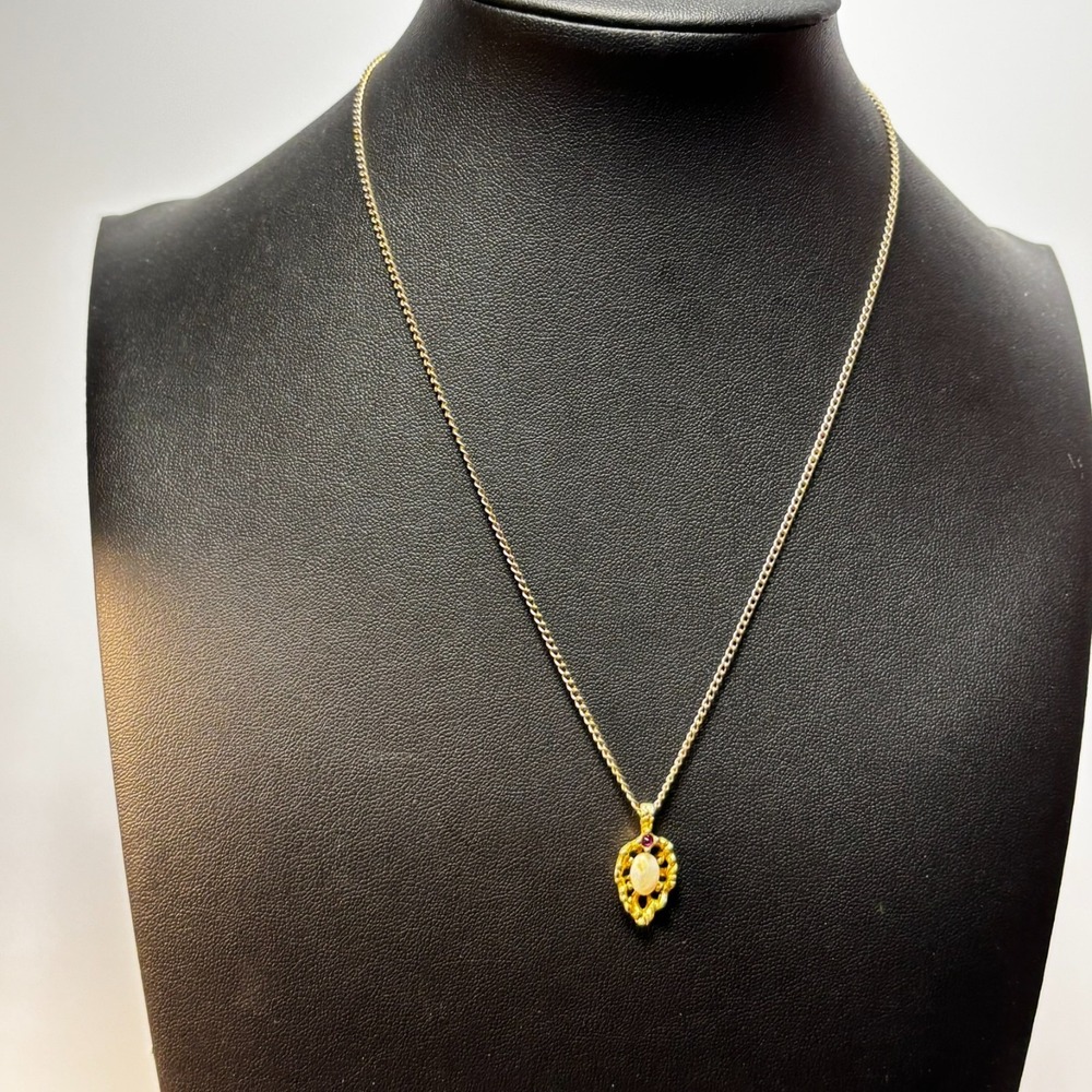 Pendant Necklace Gold‎ Tone Delicate Lotus Leaf with Stone